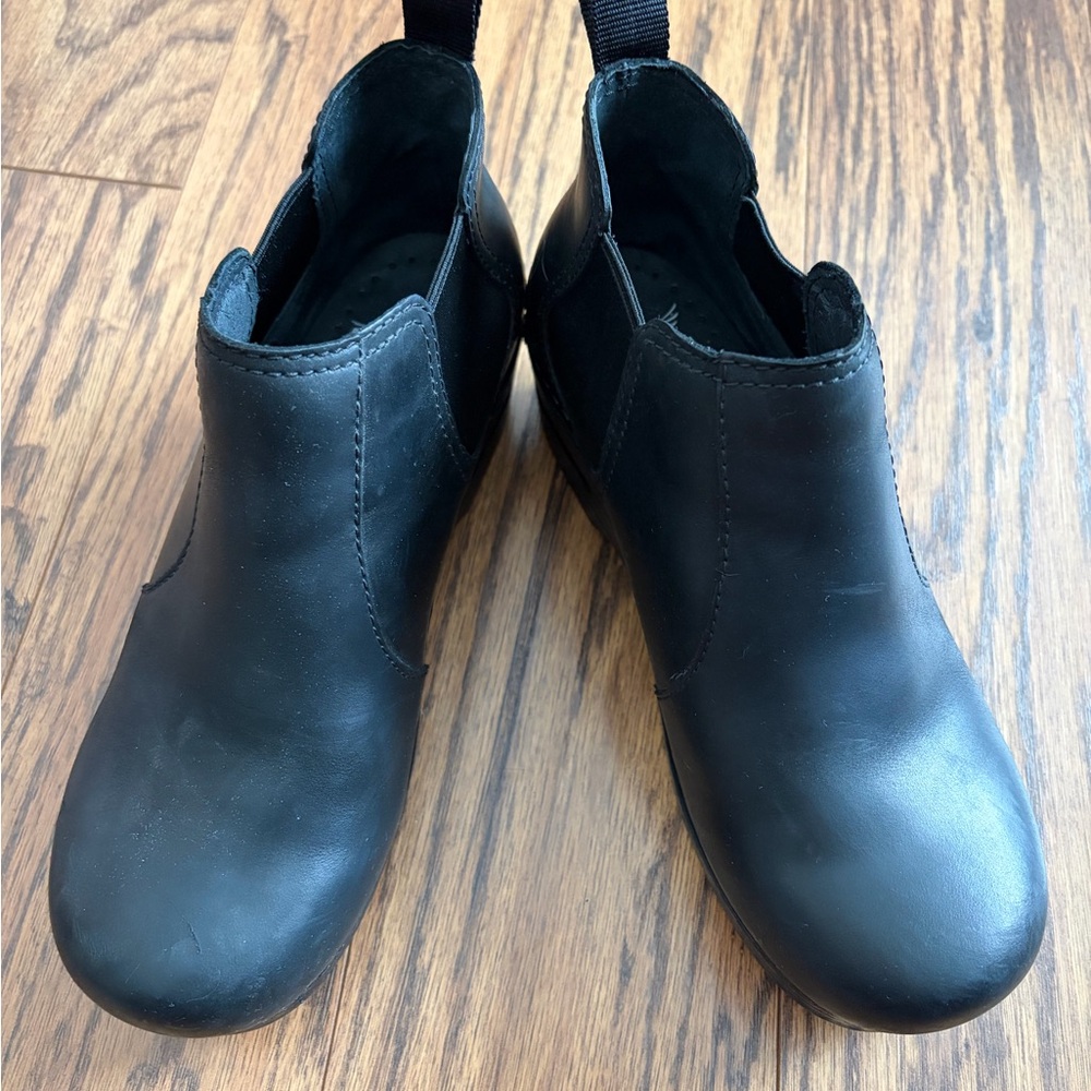 Dansko Frankie Black Leather Ankle Boots